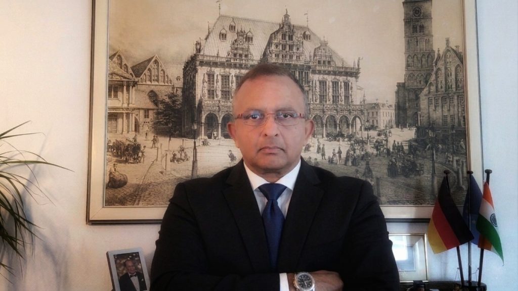 KK Ravin is the pen name under which Krishna Ravindra